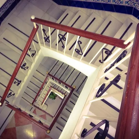 Pensión Colon *